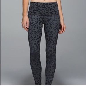 Lululemon wunder under reversible gray leggings